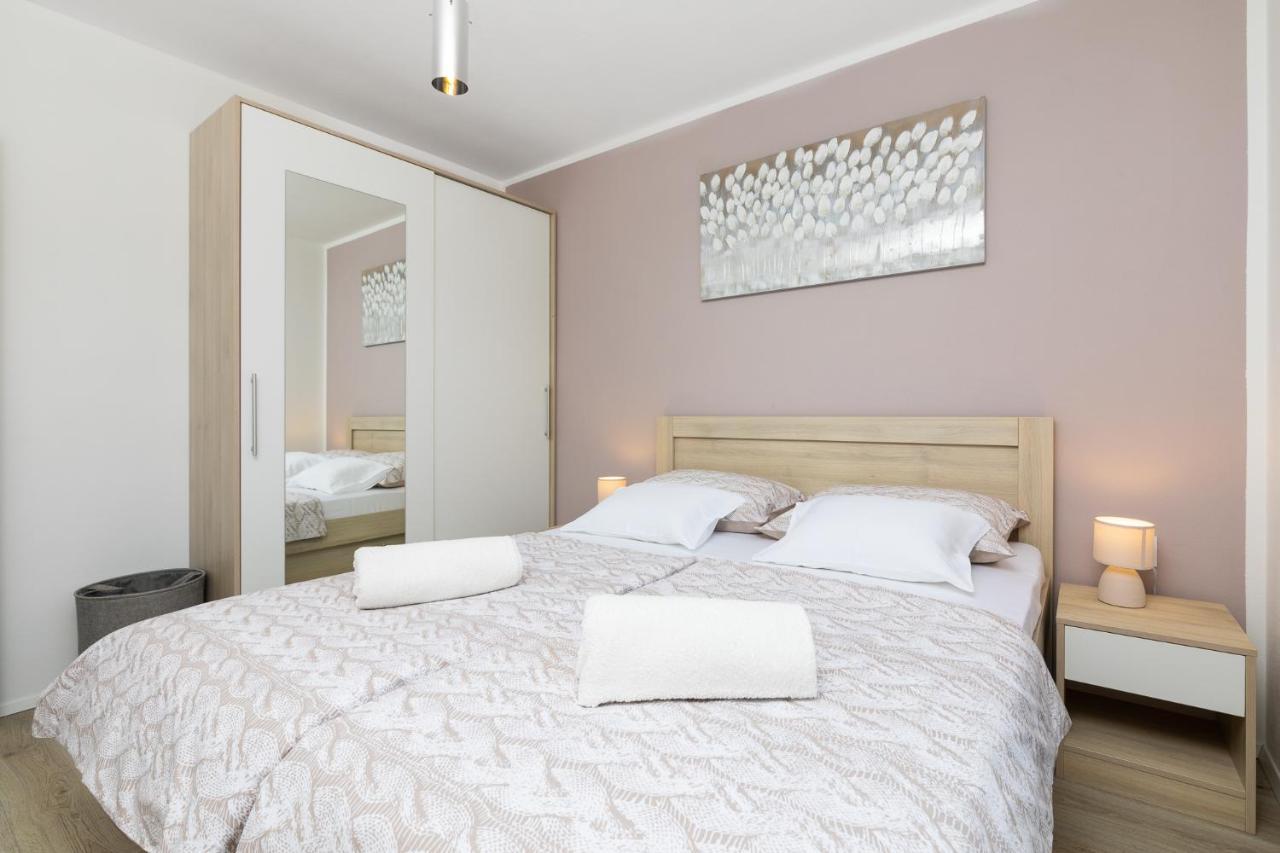 Apartment Bura *